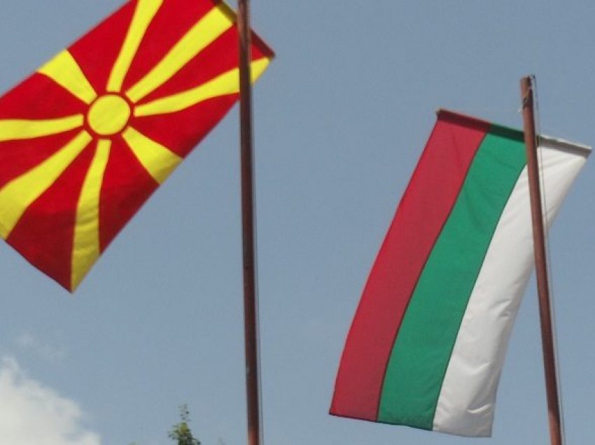Komisioni Maqedoni-Bullgari pa përparim, “mbeten dallimet e mëdha për tekstet shkollore”