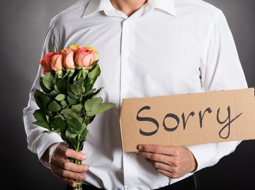 Zbulo nëse di të kërkosh falje, kur je ti gabimi nga fillimi në fund