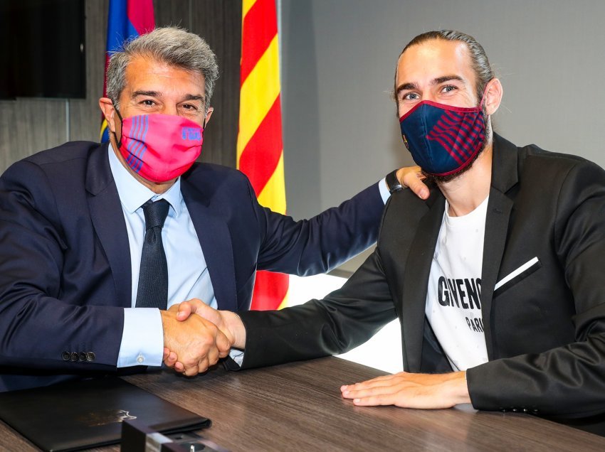 Talenti spanjoll ka rinovuar kontratën me Barcelonën
