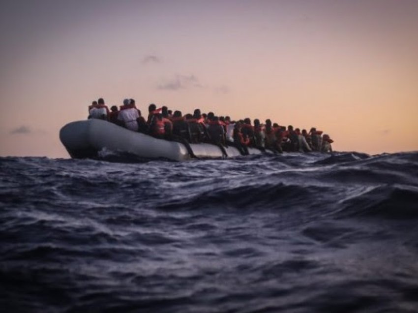Shpëtohen më shumë se 100 migrantë në Mesdhe