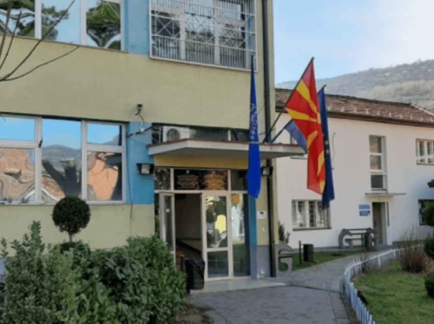 Policia sekuestron rreth 100 rrënjë kanabisi në Tearcë të Tetovës