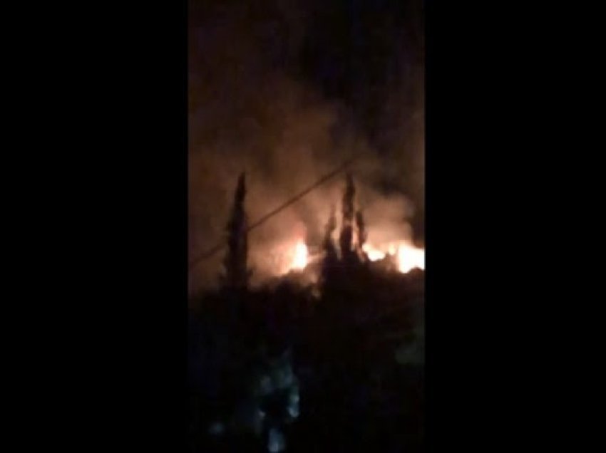 Zjarr i madh në një lagje të Shkodrës, u afrohet banesave