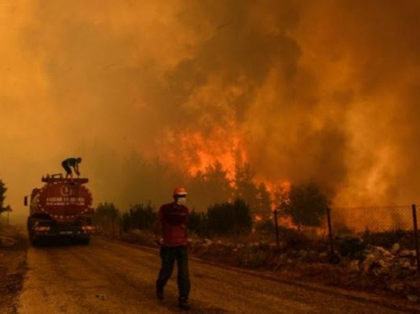 8 të vdekur në Turqi, Athina ende mes flakëve e zjarrit 