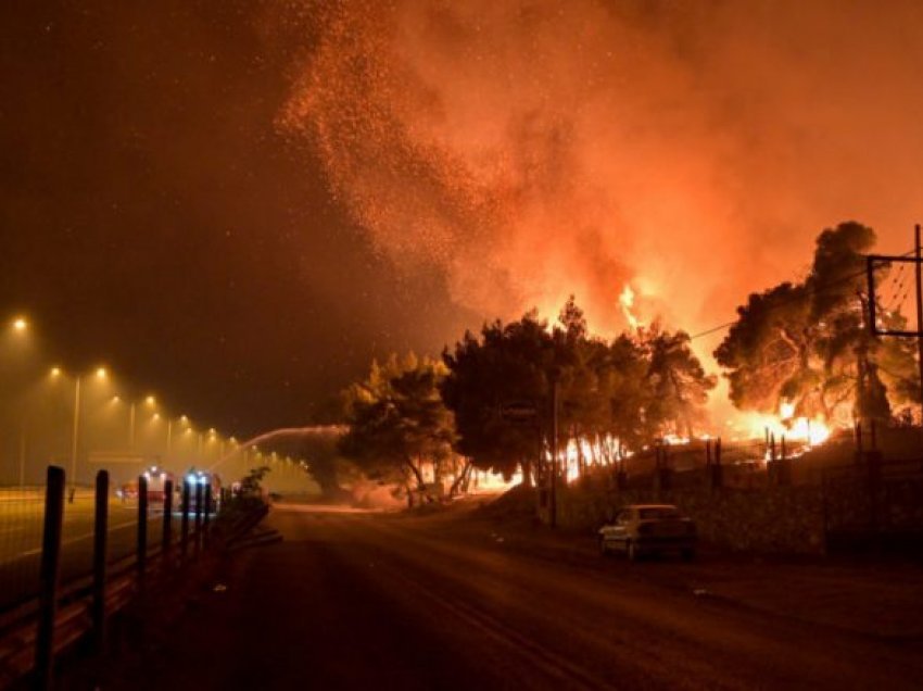 Zjarri i madh po i afrohet sistemit energjetik, Athina mund të mbetet pa energji elektrike