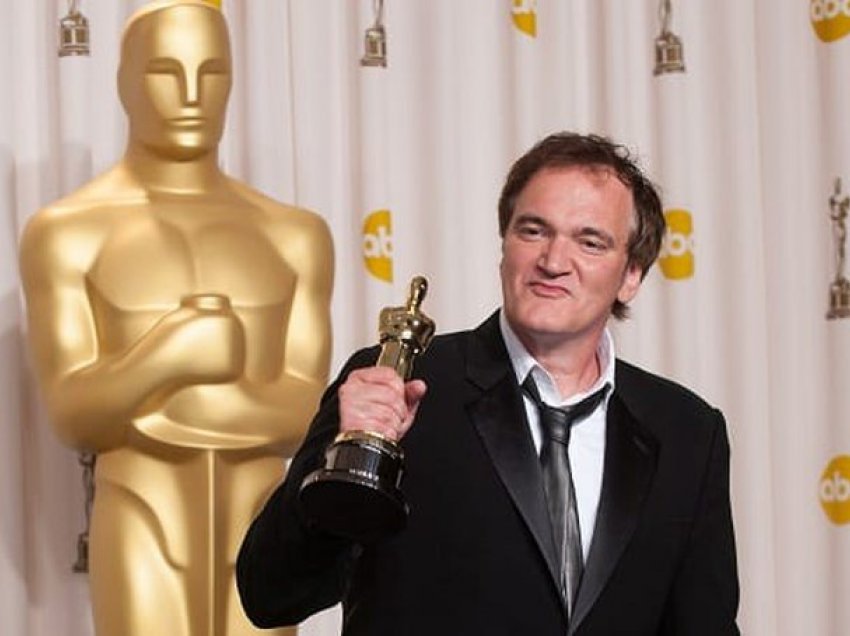 Quentin Tarantino zbulon pse u betua që fëmijë se s’do t’i jepte të ëmës asnjë qindarkë nga fitimet e filmave të tij