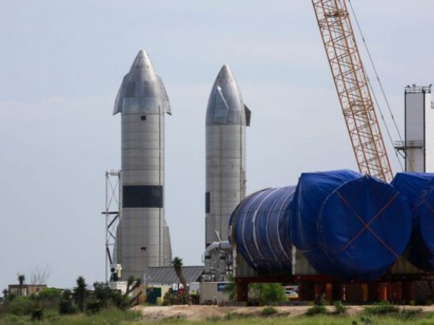 Kompania SpaceX ndërtoi raketën më të madhe në histori