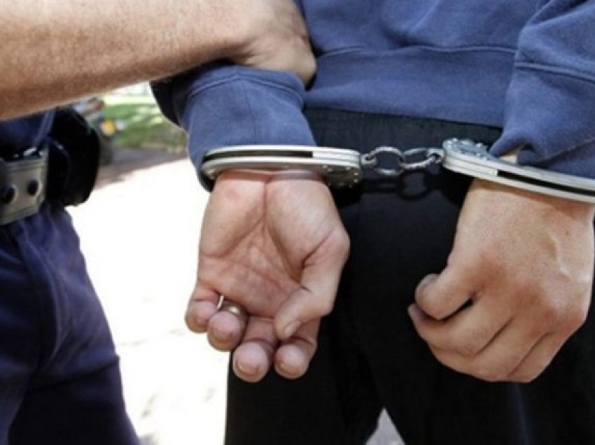 Krimet Ekonomike në aksion, arrestojnë zyrtarin e Komunës së Pejës