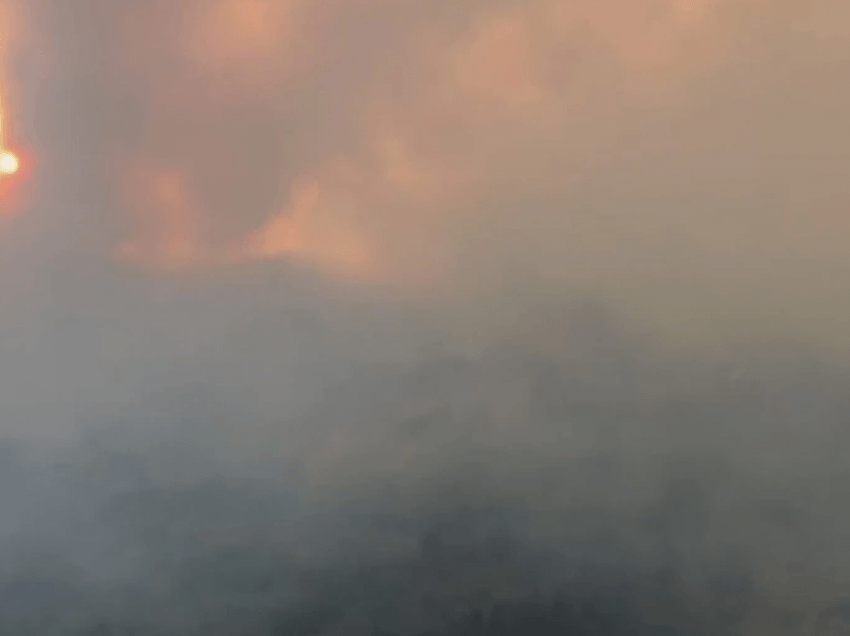 VOA: Zjarret vazhdojnë të kërcënojnë zona të ndryshme të Shqipërisë