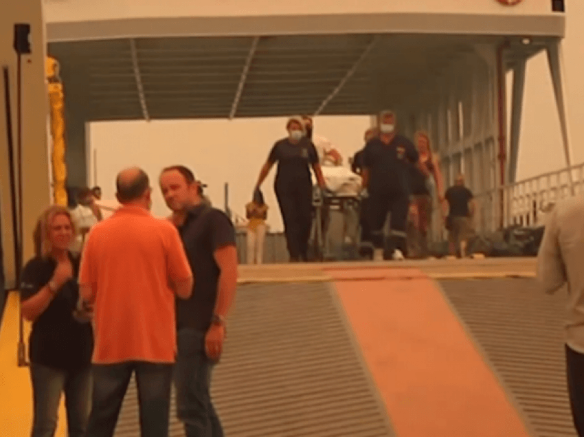 Evakuohen në kohë dhjetëra turistë të Maqedonisë