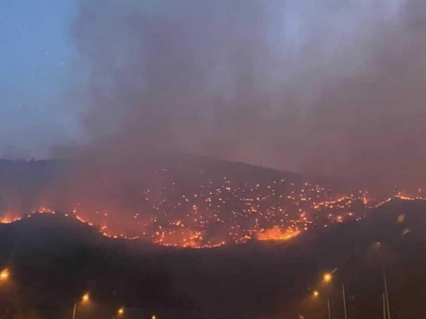 Situatë kritike në Kalimash/ Terreni i vështirë e bën të pamundur ndërhyrjen nga toka për shuarjen e zjarrit