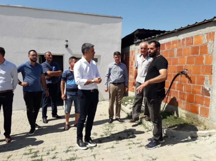 ​Tahiri përuron rrjetin e ujësjellësit në fshatin Brusnik, përfitojnë 105 shtëpi