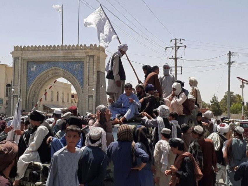 ​Biden paralajmëron talibanët: Përgjigjja do të jetë e fortë nëse rrezikoni misionin tonë në Afganistan