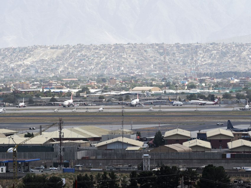 Gjendja në Afganistan, disa linja ajrore pezullojnë fluturimet