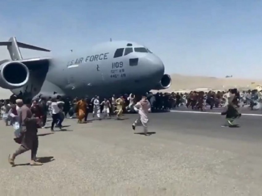 ​SHBA u kërkon talibanëve të mos e pengojnë evakuimin nga aeroporti i Kabulit