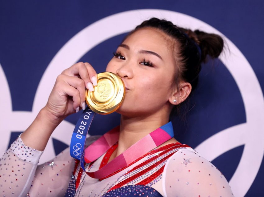 SHBA, komuniteti mong krenar për fitoren e gjimnastes Sunisa Lee