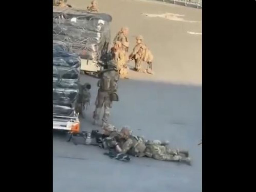 Pamjet/ Kështu po e ruajnë aeroportin e Kabulit ushtarët amerikanë 