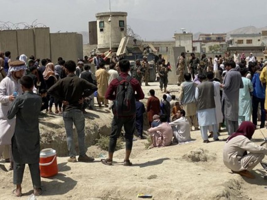 Zvicra ndalon hyrjen e refugjatëve direkt nga Afganistani