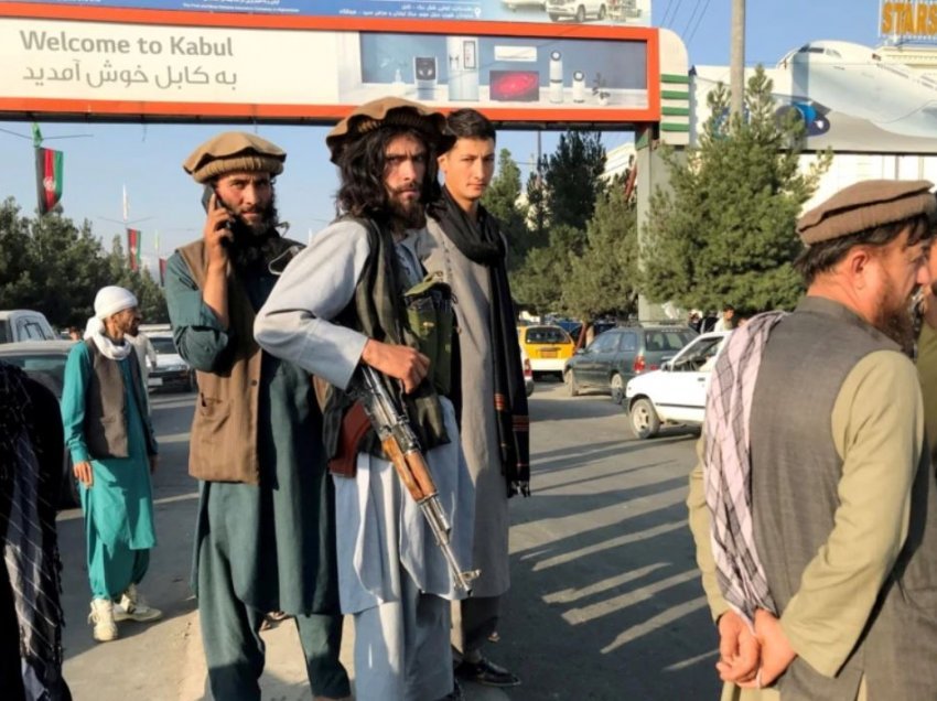 Talibanët po pengojnë evakuimin