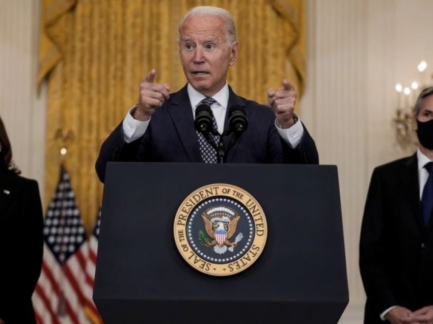 Presidenti Biden premton të kthejë në SHBA çdo amerikan që do të largohet nga Afganistani