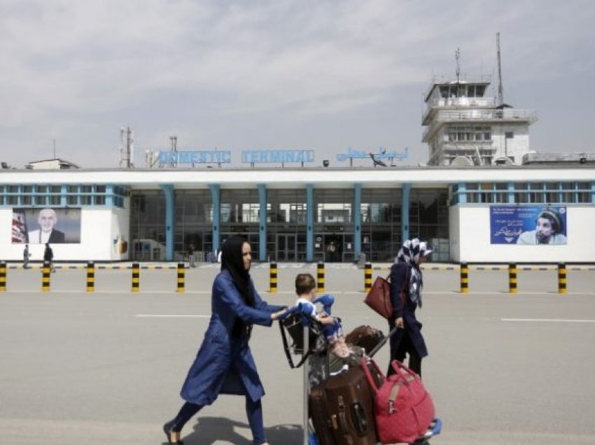 Mbyllet aeroporti në Kabul – askush nuk do të mund të hyjë për 48 orë