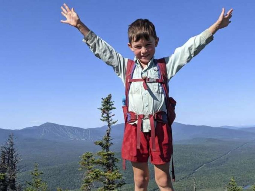 5-vjeçari me dy prindërit kalon në këmbë mbi 3,300 kilometra për 209 ditë
