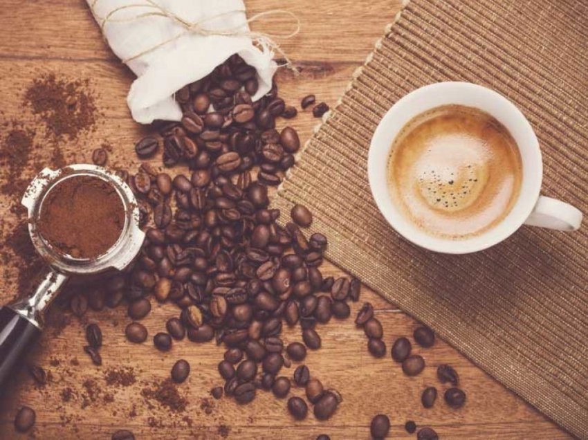 Zbuloni dobitë nga pirja e përditshme e kafesë
