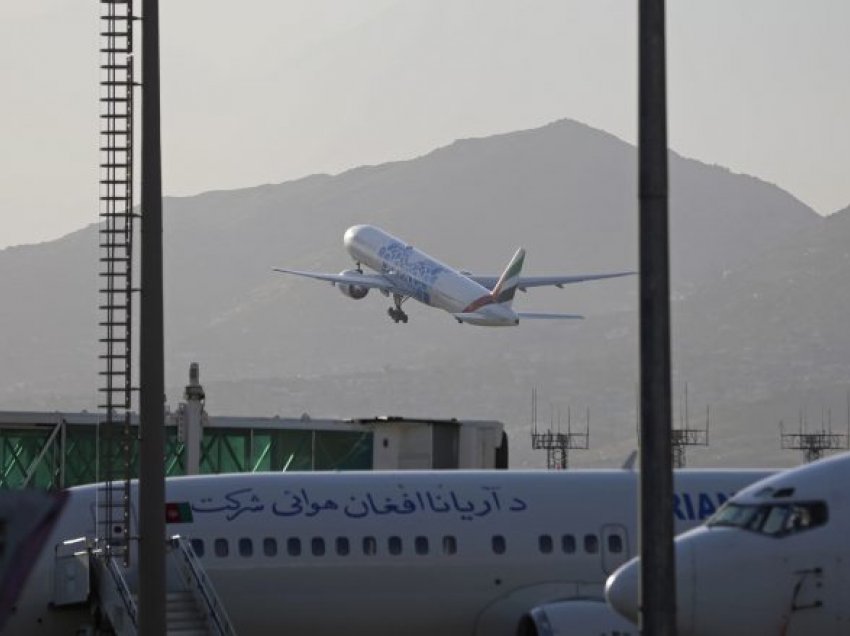 Lajmi se është rrëmbyer një aeroplan evakuimi në Kabul krijoi konfuzion gjithandej – por çfarë ndodhi në të vërtetë?
