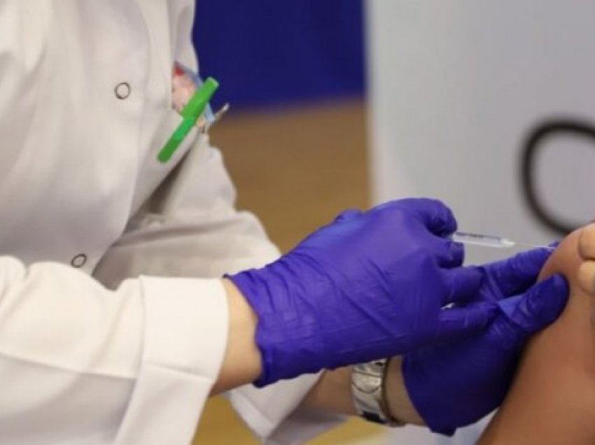 Ministria e Shëndetësisë thërret qytetarët të vaksinohen kundër COVID-19 edhe gjatë fundjavës