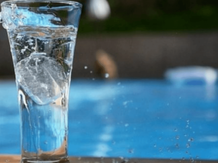 Si ndikon uji i ftohtë në tretjen dhe shëndetin e zorrëve