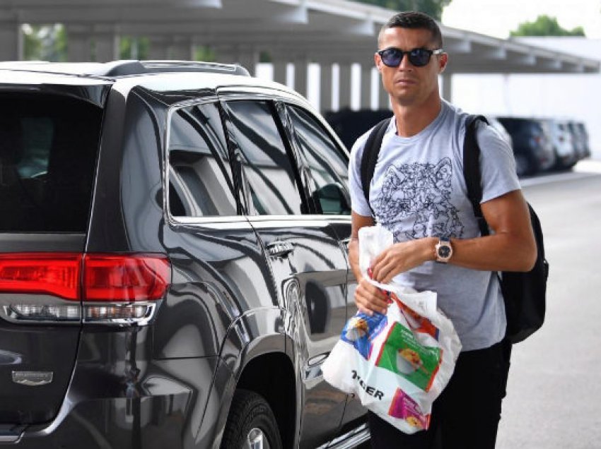 Ronaldo njofton shokët e skuadrës për largimin nga Juventusi