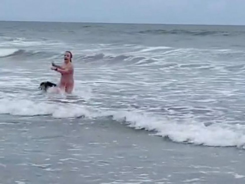 11-vjeçarja vrapon e tmerruar pasi pa peshkaqenin që po i afrohej