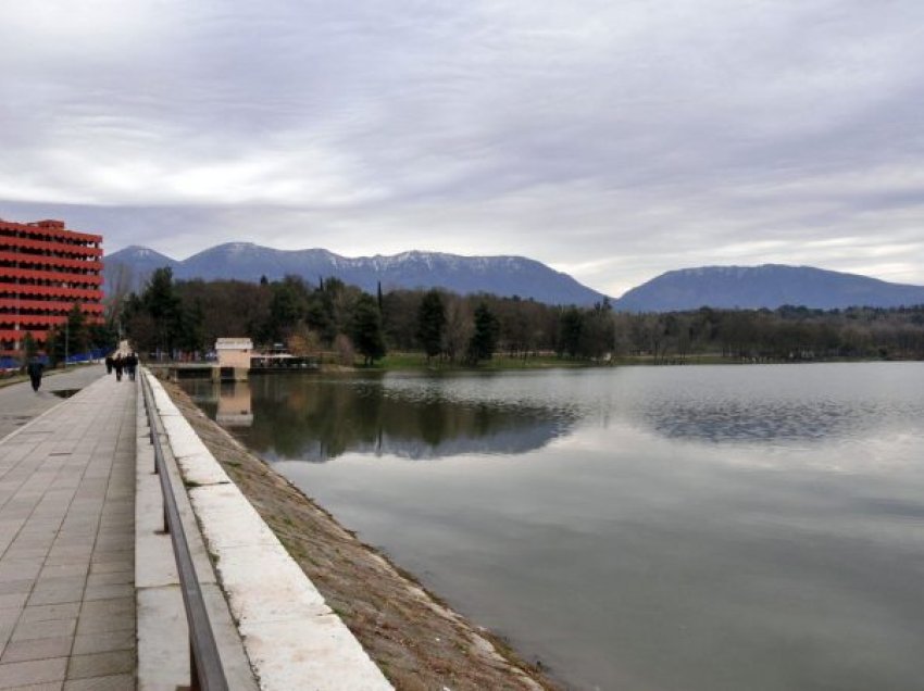 Mbytet një i moshuar te Liqeni Artificial i Tiranës