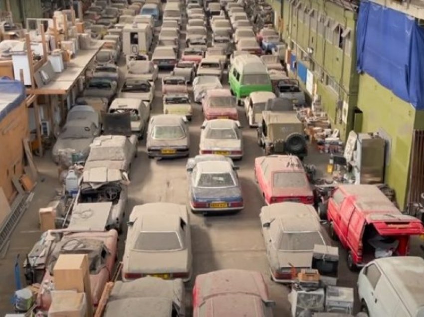 Të mbuluara me pluhur – 174 vetura klasike do të dalin në ankand në Londër