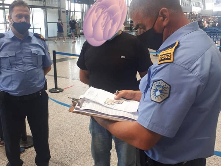 Masat anti COVID-19: Policia bën inspektime edhe në aeroport