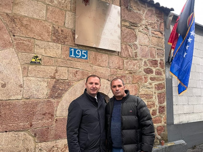 Zemaj publikon pamjet/ Në këtë shtëpi Sali Çekaj i solli armët e para nga Shqipëria
