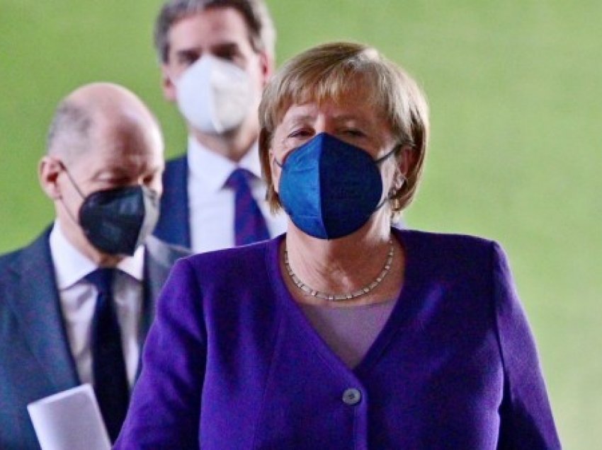 Merkel: Merreni seriozisht këtë virus të pabesë