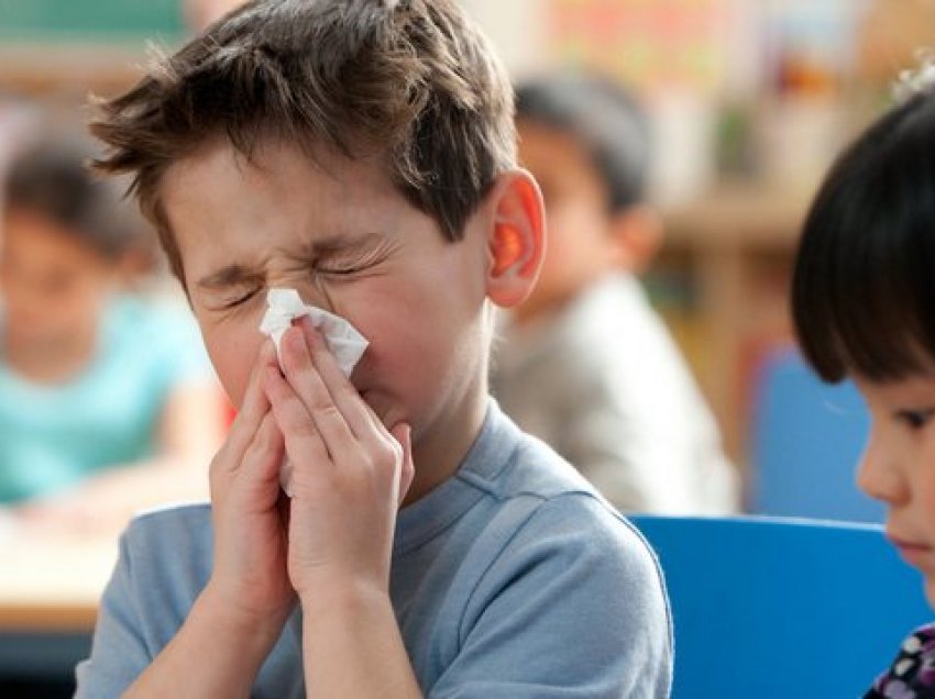 Ekspertët paralajmërojnë: Mos e injoroni, gripi këtë sezon do të jetë shumë i ashpër