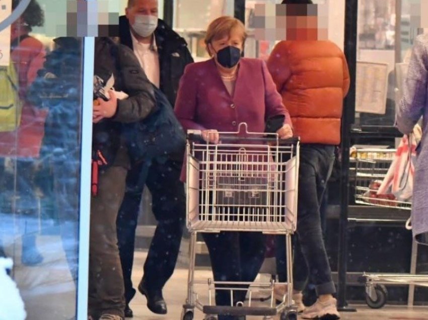 Dita e parë në pension, Angela Merkel bën pazarin vetë