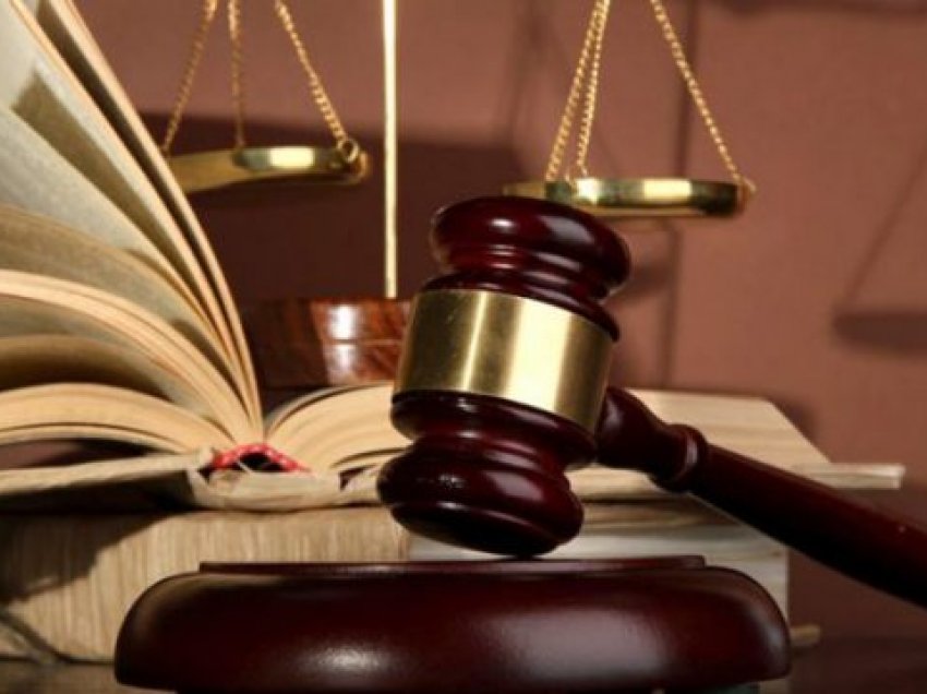 “Mbledhi pendlat e kthehu te burri”, avokati tregon bisedën e gjykatëses me një grua në proces të shkurorëzimit