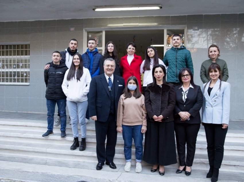 Ministrja Kushi dhe ambasadori turk përurojnë mjediset e reja të kurseve profesionale në Institutin e nxënësve që nuk dëgjojnë