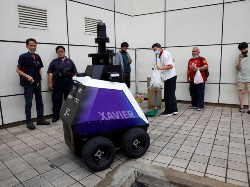 Robotë në vend të policëve që përgjojnë dhe spiunojnë ‘sjelljet e padëshiruara sociale’  