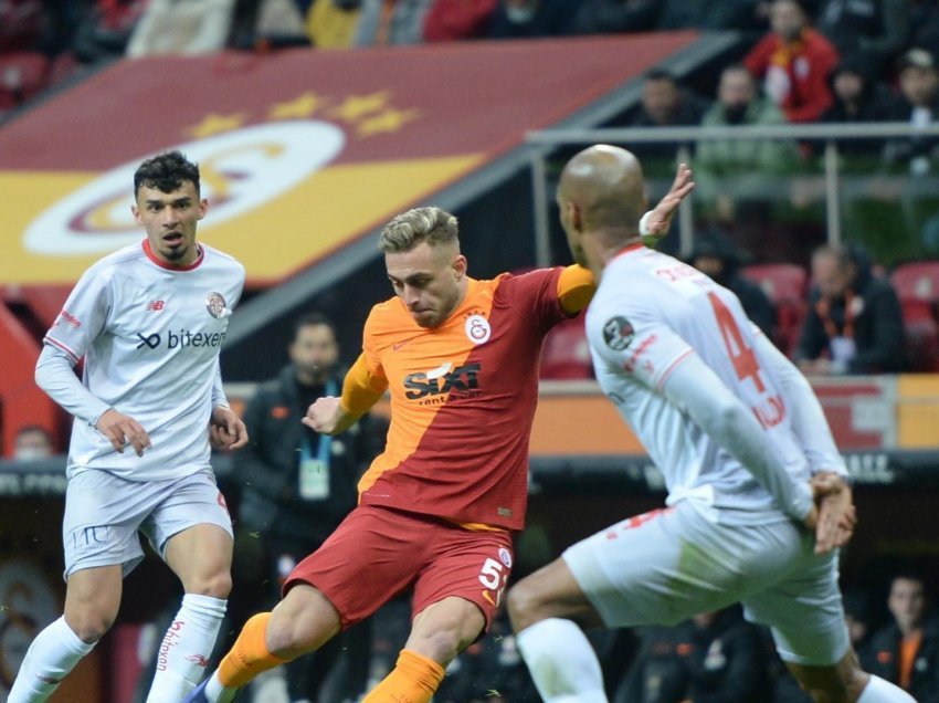 Galatasaray triumfon, 5 pikë larg vendit të katërt