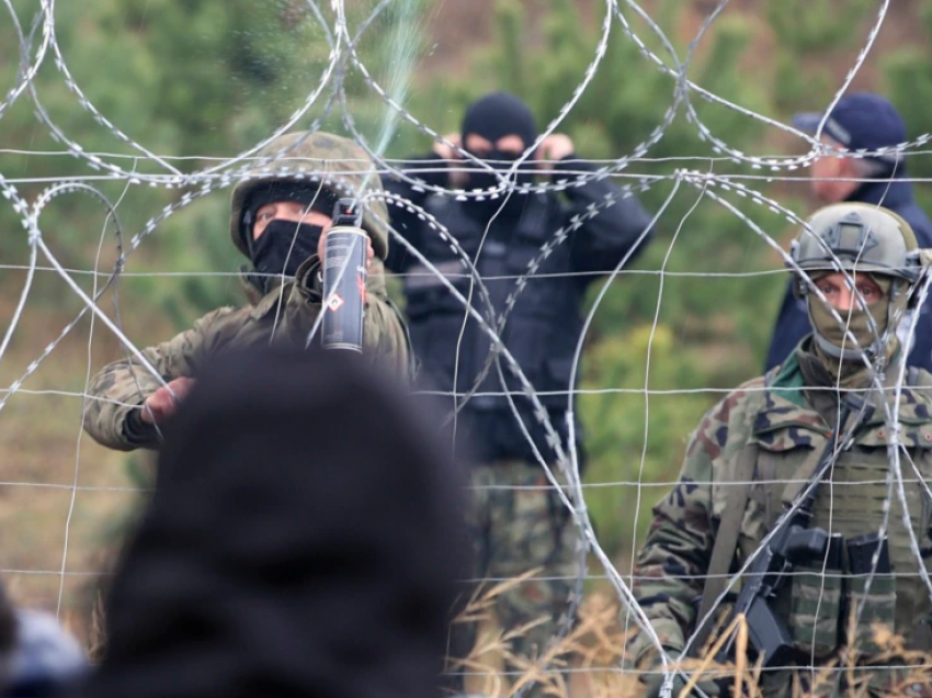 Frika se kriza e emigrantëve në kufirin Poloni-Bjellorusi mund të zgjasë 