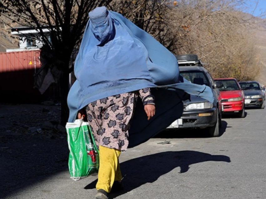 Grave afgane u ndalohen udhëtimet pa përcjellës