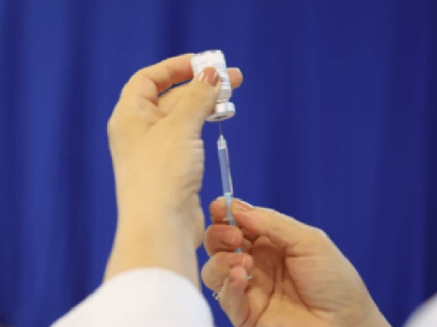 Kur mund ta merrni dozën e tretë të vaksinës, tregojnë nga Ministria e Shëndetësisë