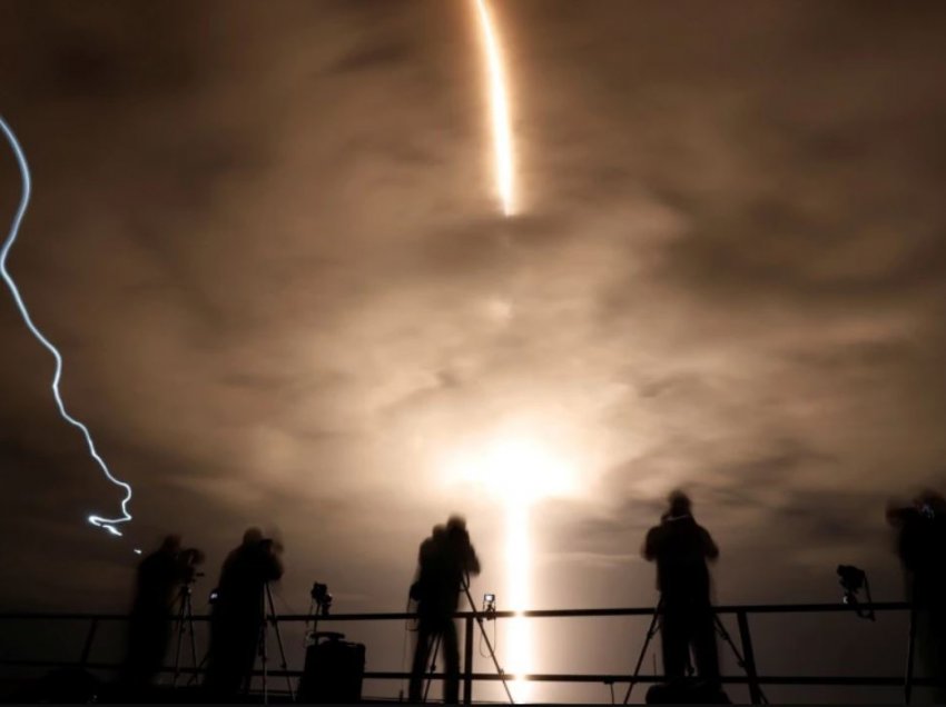 Kina kritikon SHBA-në për satelitët e SpaceX