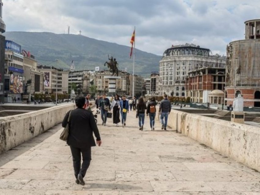 Economist: Maqedonia nga “regjimi hibrid” ka kaluar në “demokraci me të meta”
