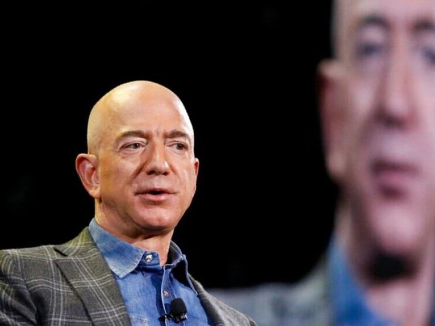 Bezos i firmës Amazon tërhiqet si shef ekzekutiv