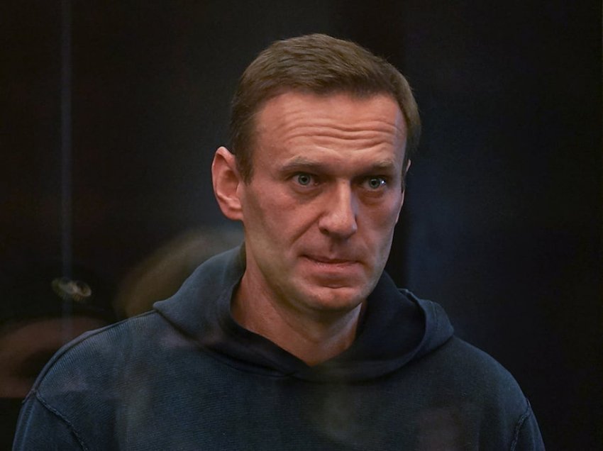 Lideri opozitar rus Navalny dënohet me tre vjet e gjysmë burgim