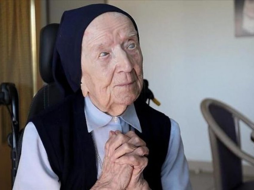 Gruaja më e moshuar në Evropë fiton betejën me COVID-19